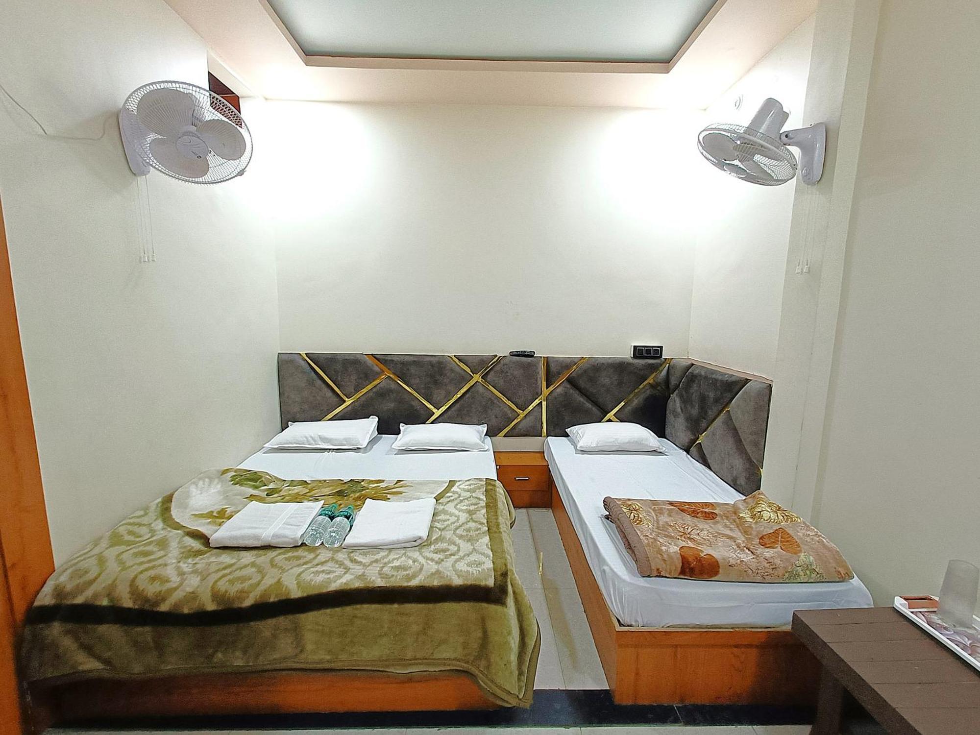 Hotel Shreem Ujjain Exterior photo